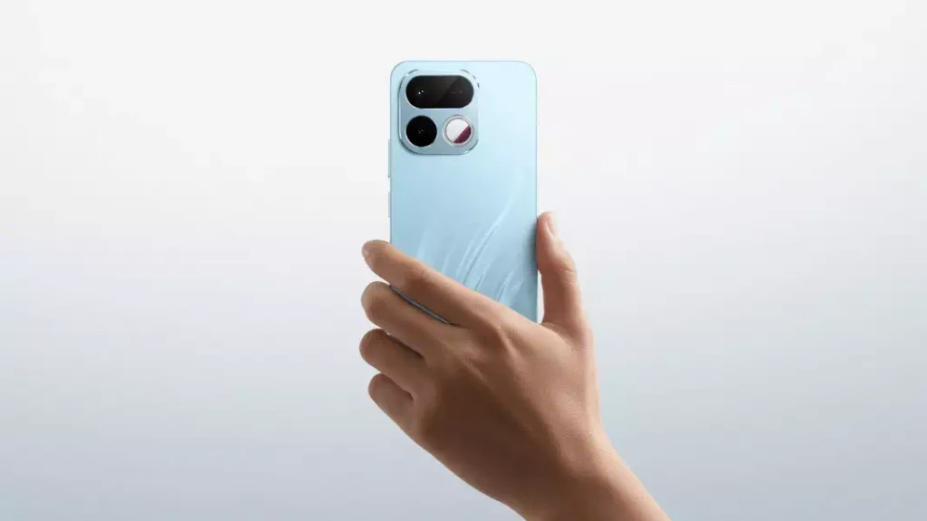 Realme 16T: три дня без подзарядки, камера Sony и второй экран