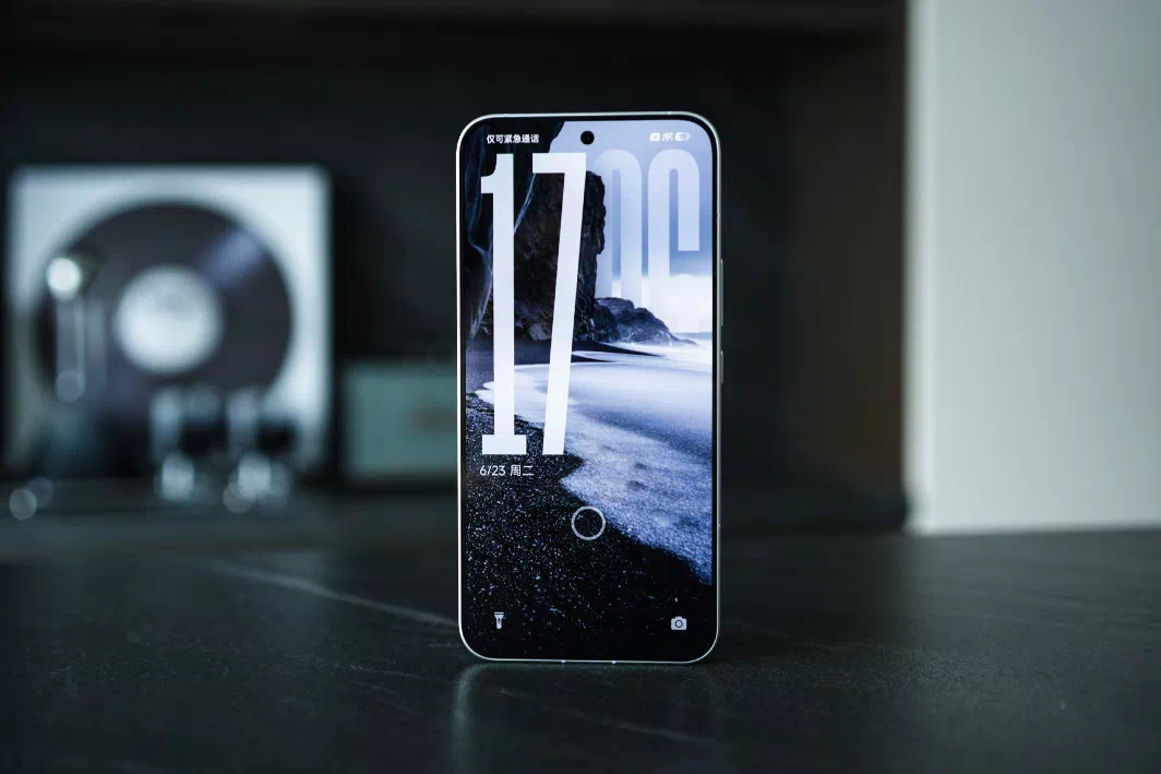 Появились живые фото Redmi K90 Ultra