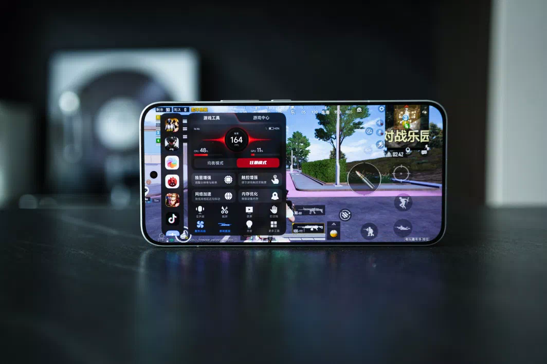 Появились живые фото Redmi K90 Ultra 3 Появились живые фото Redmi K90 Ultra